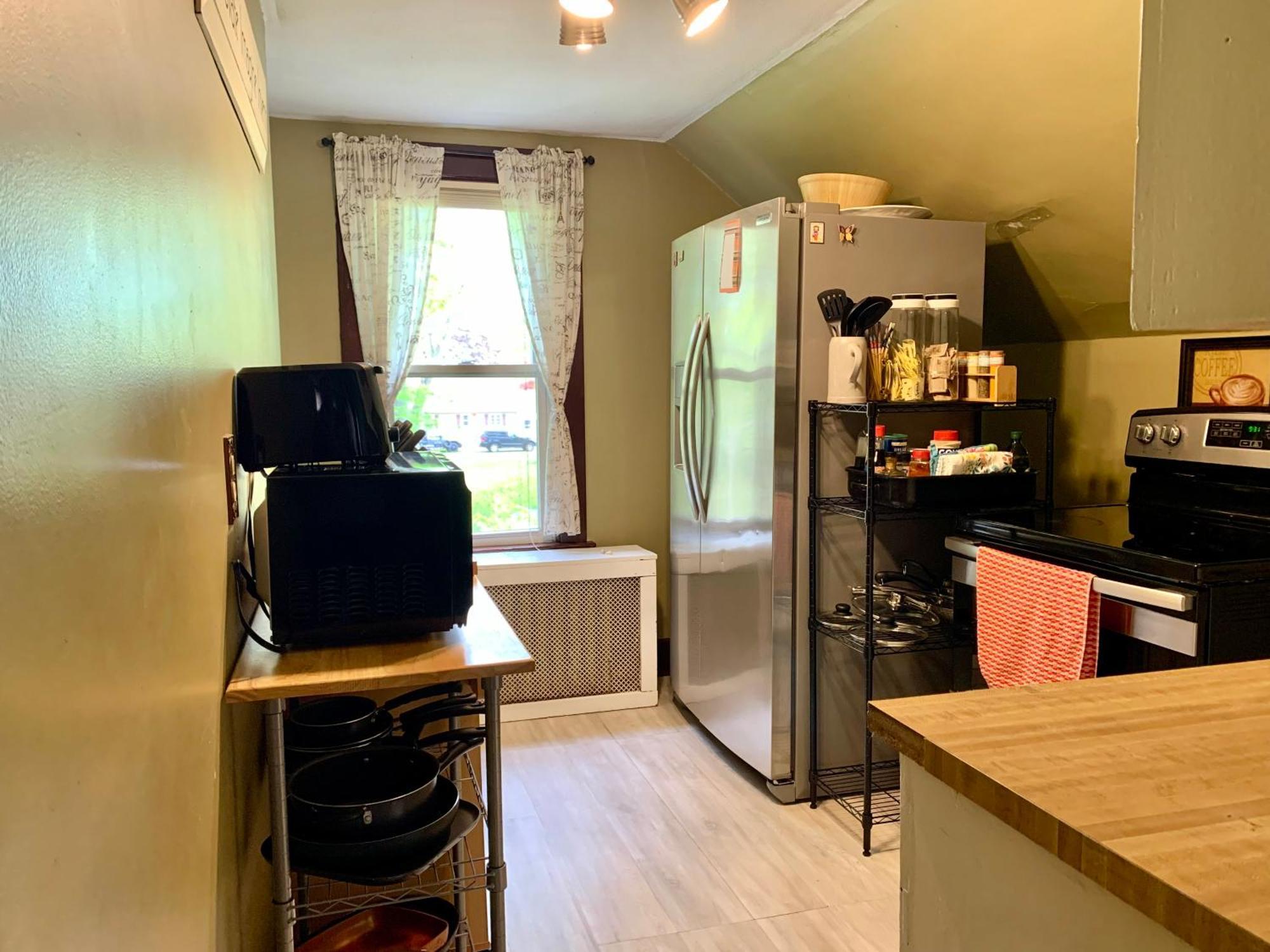 Cozy 2Nd Floor Apartment With Private Entrance Chicopee Bagian luar foto
