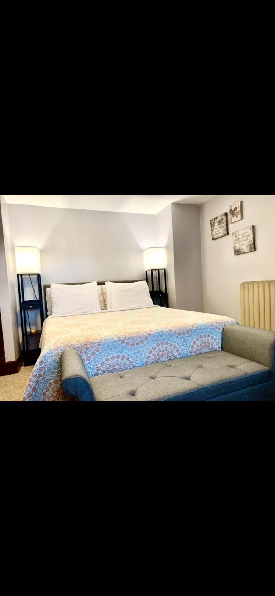 Cozy 2Nd Floor Apartment With Private Entrance Chicopee Bagian luar foto